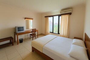 Standard Suite, 1 Double Bed | Bed sheets - Collection O at Renon near Cathedral Bali (Denpasar)