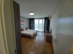 2 habitaciones, tabla de planchar con plancha y wifi gratis 