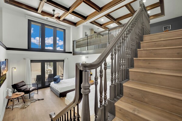 5 bedrooms, iron/ironing board, WiFi, bed sheets - Golfside Villa 4300sf 4BD/4BA w/Pool, Sauna, Hot Tub - Near Strip (Las Vegas)