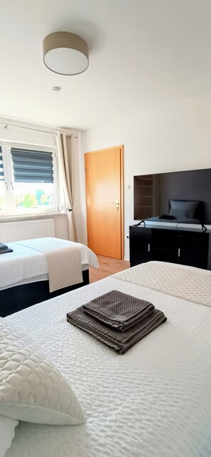 3 Schlafzimmer, Bügeleisen/Bügelbrett, WLAN, Bettwäsche
