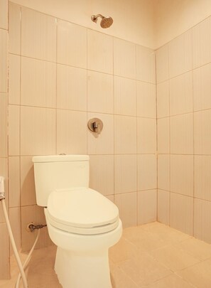 Ducha, artículos de tocador gratuitos, bidet, toallas