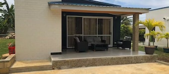 Stylish studio escape in Nuku'alofa – comfort meets tropical charm!