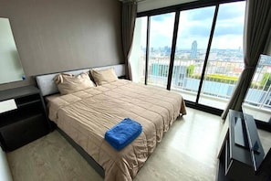 2 habitaciones, tabla de planchar con plancha y acceso a internet