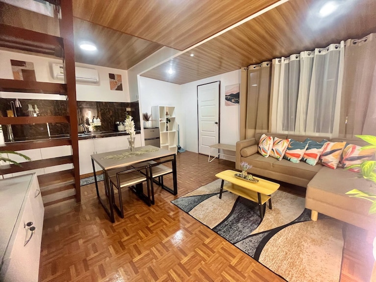 Bloomstone Urban Chill Cabin - Polomolok