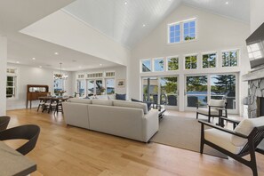 TV, fireplace, books, stereo