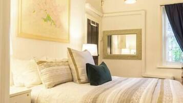 1 makuuhuone, silitysrauta/-lauta, internet, vuodevaatteet