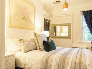 1 habitación, tabla de planchar con plancha, internet y ropa de cama 