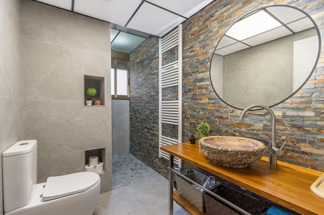Shower, hair dryer, towels. Holiday Home 'El Cierzo De Sediles' with Mountain Views, Wi-Fi & Air Conditioning