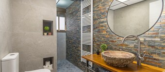 Holiday Home 'El Cierzo De Sediles' with Mountain Views, Wi-Fi & Air Conditioning
