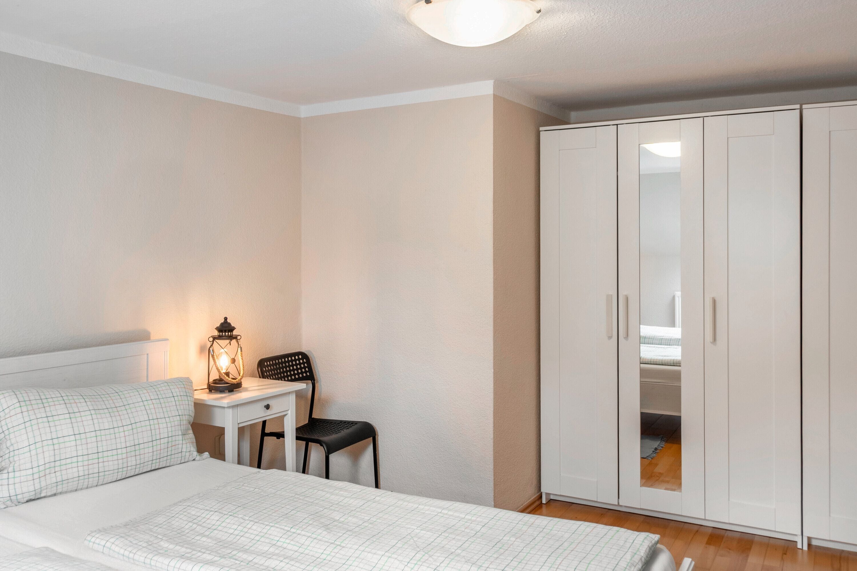 2 室のベッドルーム、アイロン / アイロン台、WiFi、ベッドシーツ