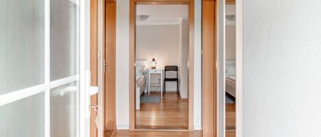 2 chambres, fer et planche à repasser, Wi-Fi, draps fournis