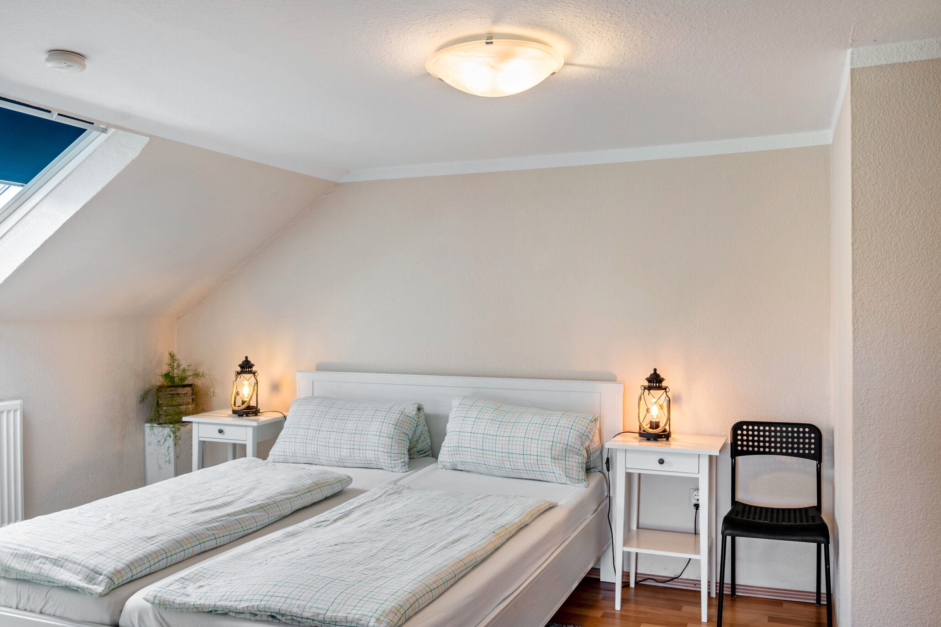 2 室のベッドルーム、アイロン / アイロン台、WiFi、ベッドシーツ