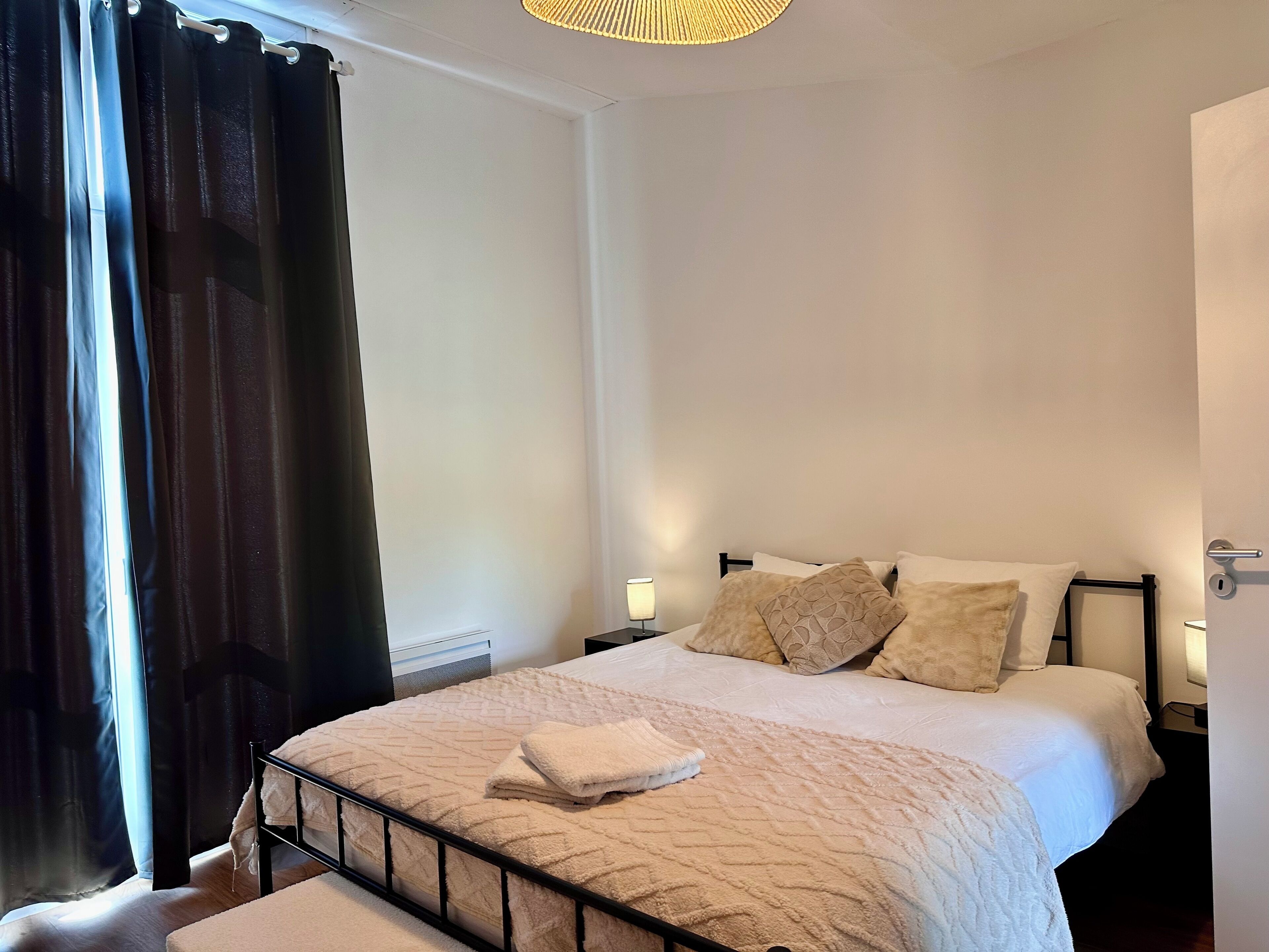 1 slaapkamer, een bureau, een strijkplank/strijkijzer, gratis wifi