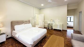 Iron/ironing board, free WiFi