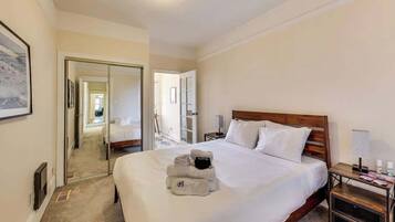 4 bedrooms, iron/ironing board, travel crib, free WiFi