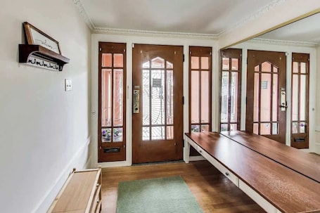 Interior. 4BR【Walk Score 80】Wrap-Around Deck-Next to GG Park