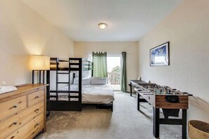 4 chambres, fer et planche à repasser, lit parapluie, Wi-Fi gratuit