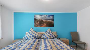 2 bedrooms, iron/ironing board, WiFi, bed sheets