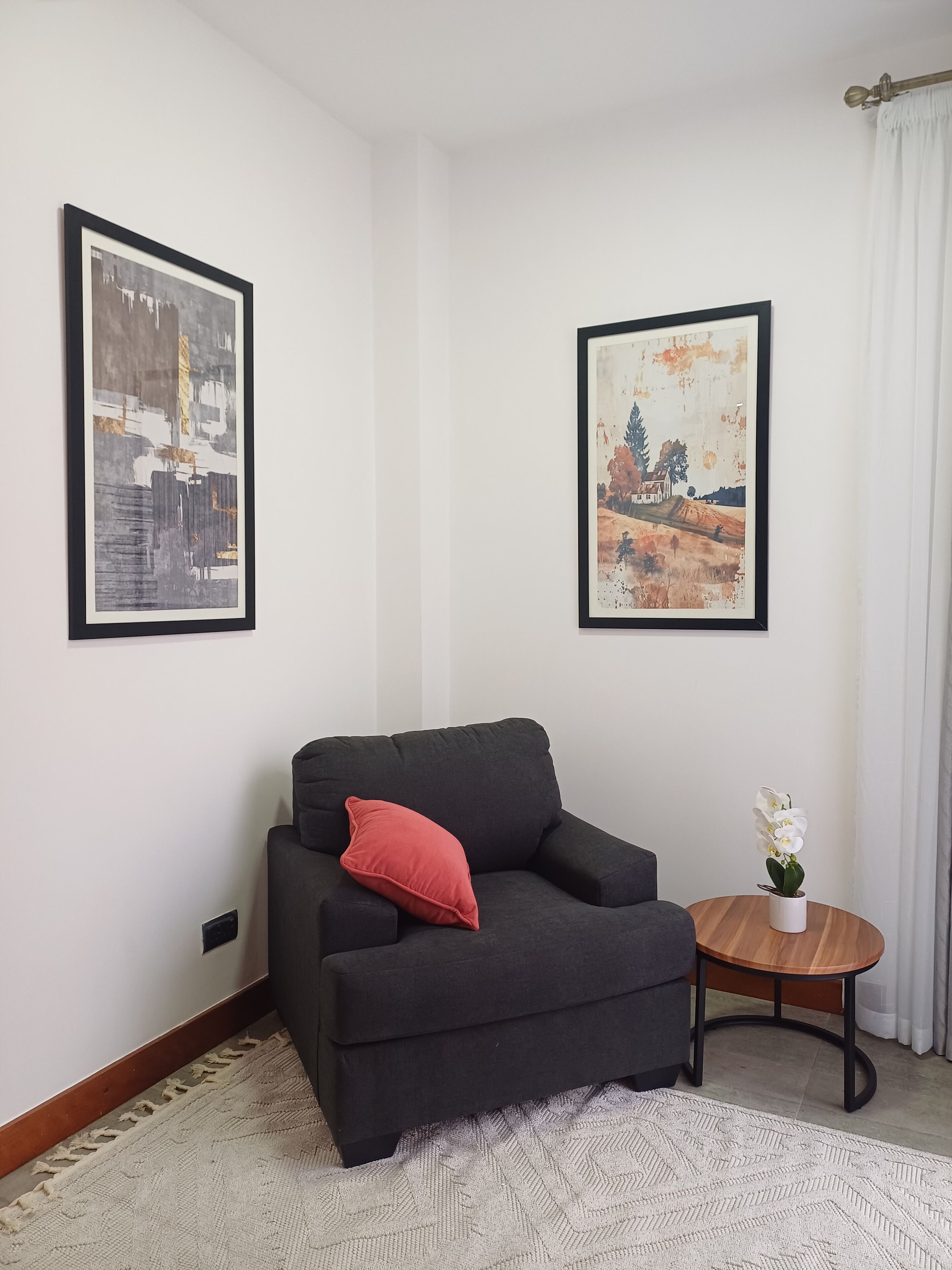 Comfort Apartment, Mobility Accessible, Private Bathroom | Living area