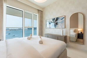 2 bedrooms, desk, iron/ironing board, travel cot