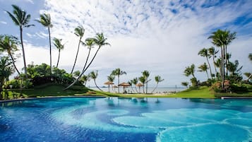Outdoor pool, pool loungers