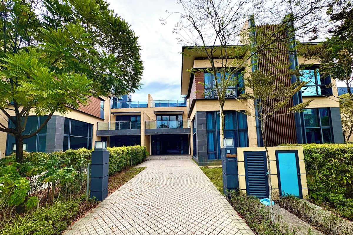 Vila superluxo, 3 quartos, cozinha, vista para o pátio | Cortinas blackout, quartos à prova de som, Wi-Fi de cortesia
