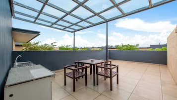 Superior Villa, 2 Bedrooms, Kitchen, Courtyard View | Pemandangan taman