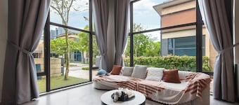 Forest City Golf Villa by A & Home Party