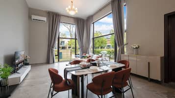 Luxury Villa, 3 Bedrooms, Kitchen, Courtyard View