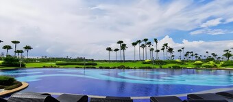 Forest City Golf Villa by A & Home Party