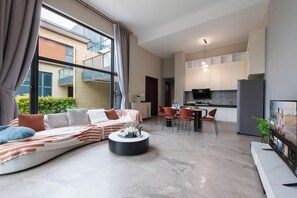 Villa Luxe, 3 chambres, cuisine, vue cour intérieure | Rideaux occultants, chambres insonorisées, Wi-Fi gratuit