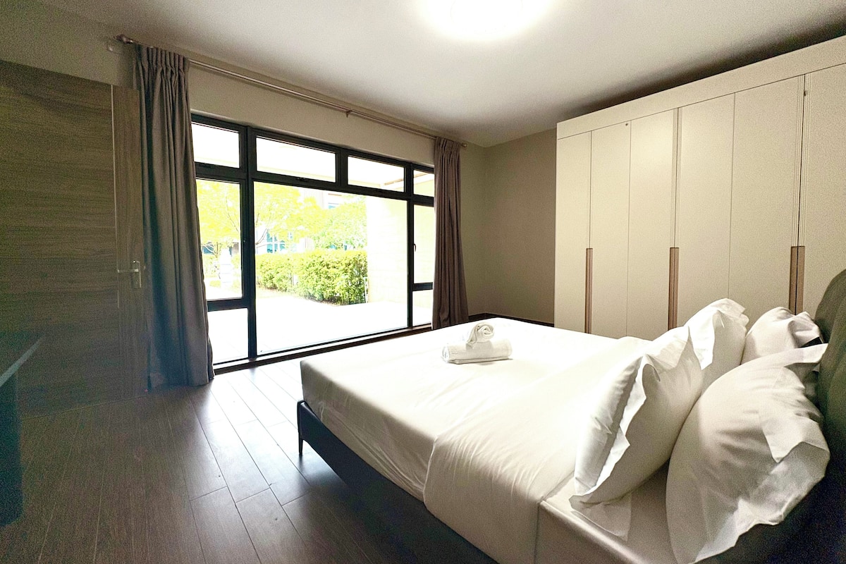 Luxury Villa, 3 Bedrooms, Kitchen, Courtyard View