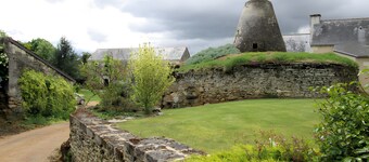 Independent Gite at Logis des Moulins