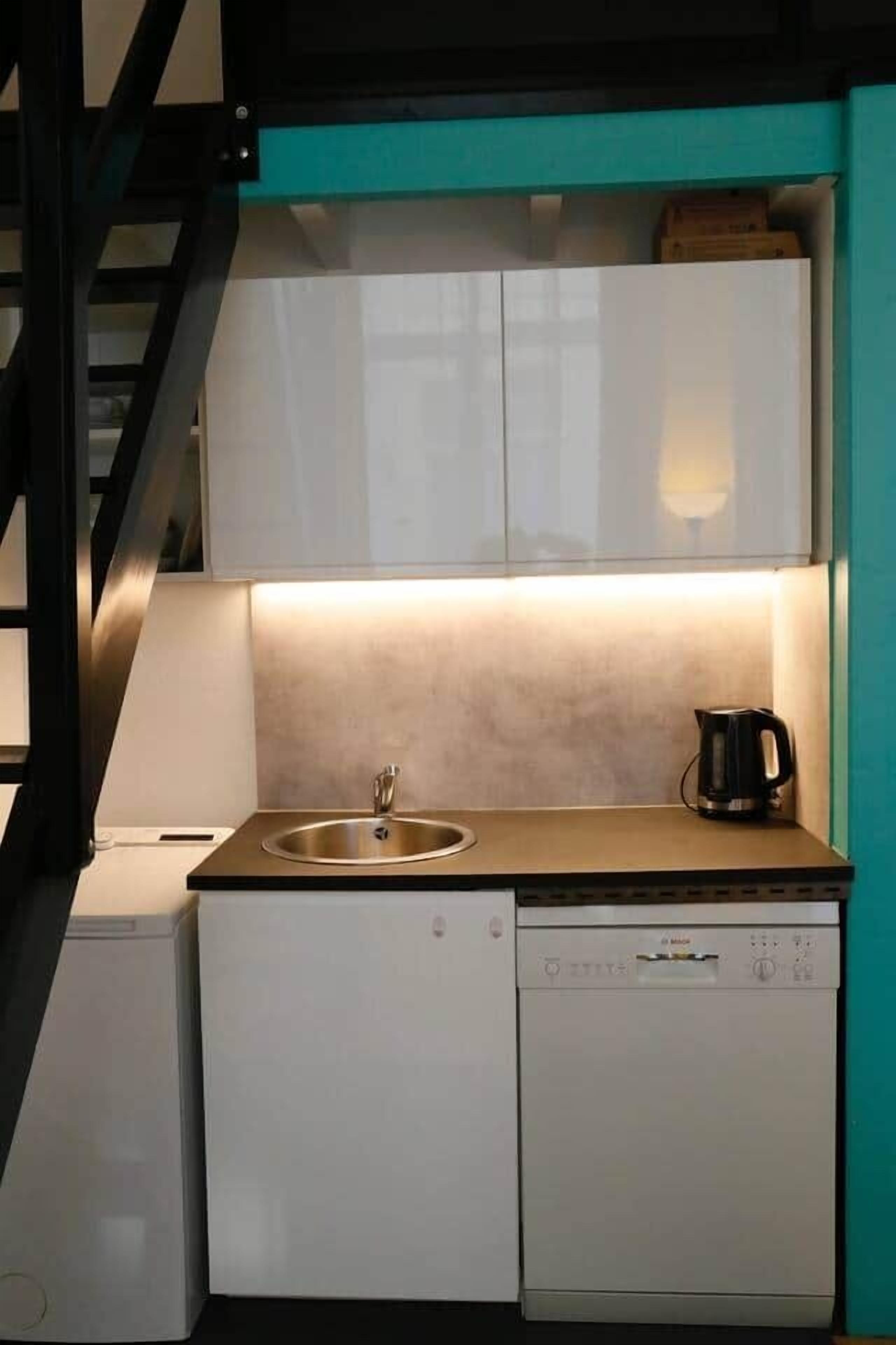 Fridge, microwave, oven, dishwasher