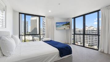 Deluxe Apartment, Ocean View, Beachside | Iron/ironing board, free WiFi