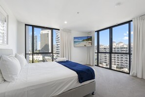 Deluxe Apartment, Ocean View, Beachside | Iron/ironing board, free WiFi