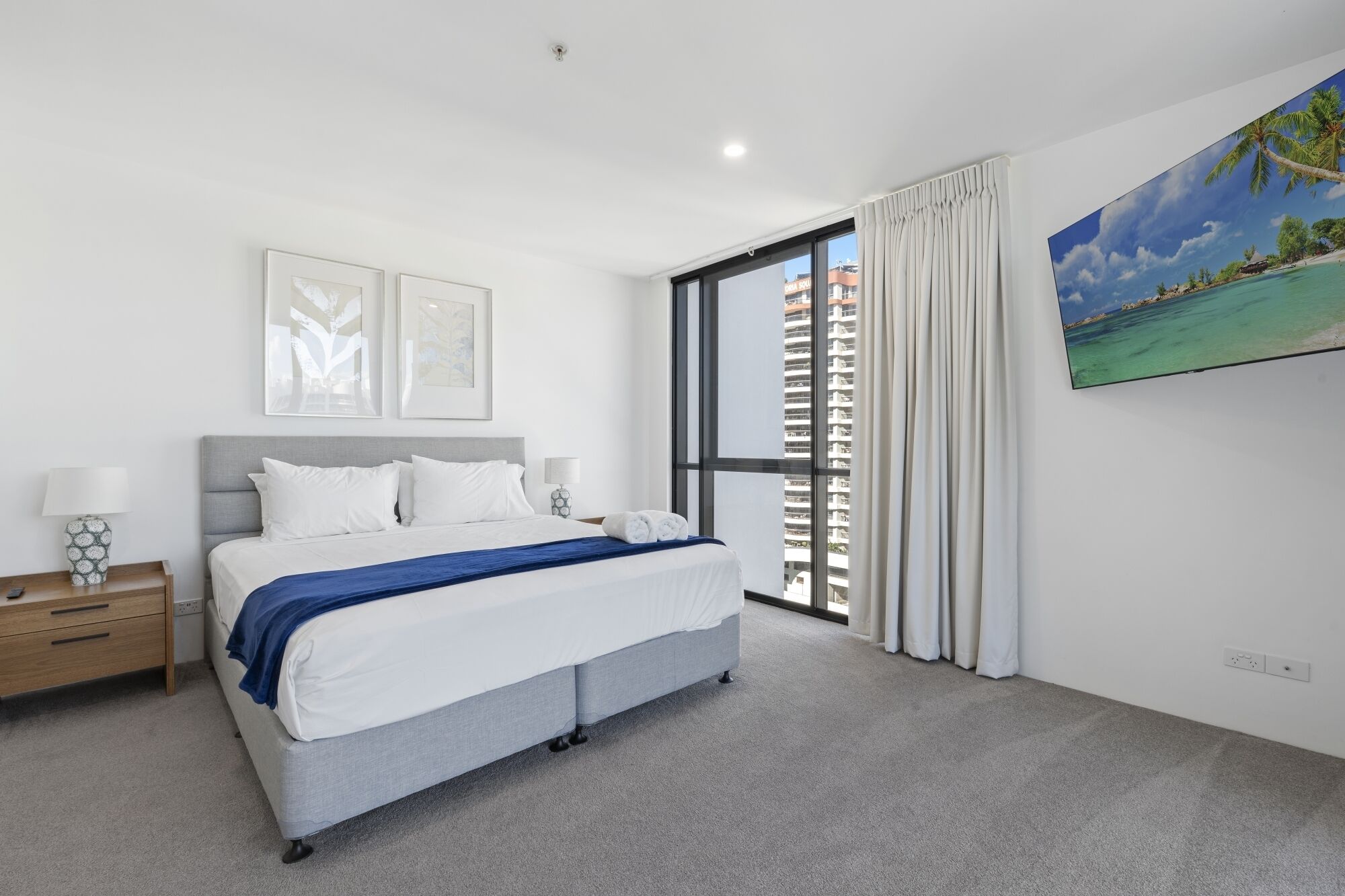 Deluxe Apartment, Ocean View, Beachside | Iron/ironing board, free WiFi