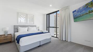 Deluxe Apartment, Ocean View, Beachside | Iron/ironing board, free WiFi