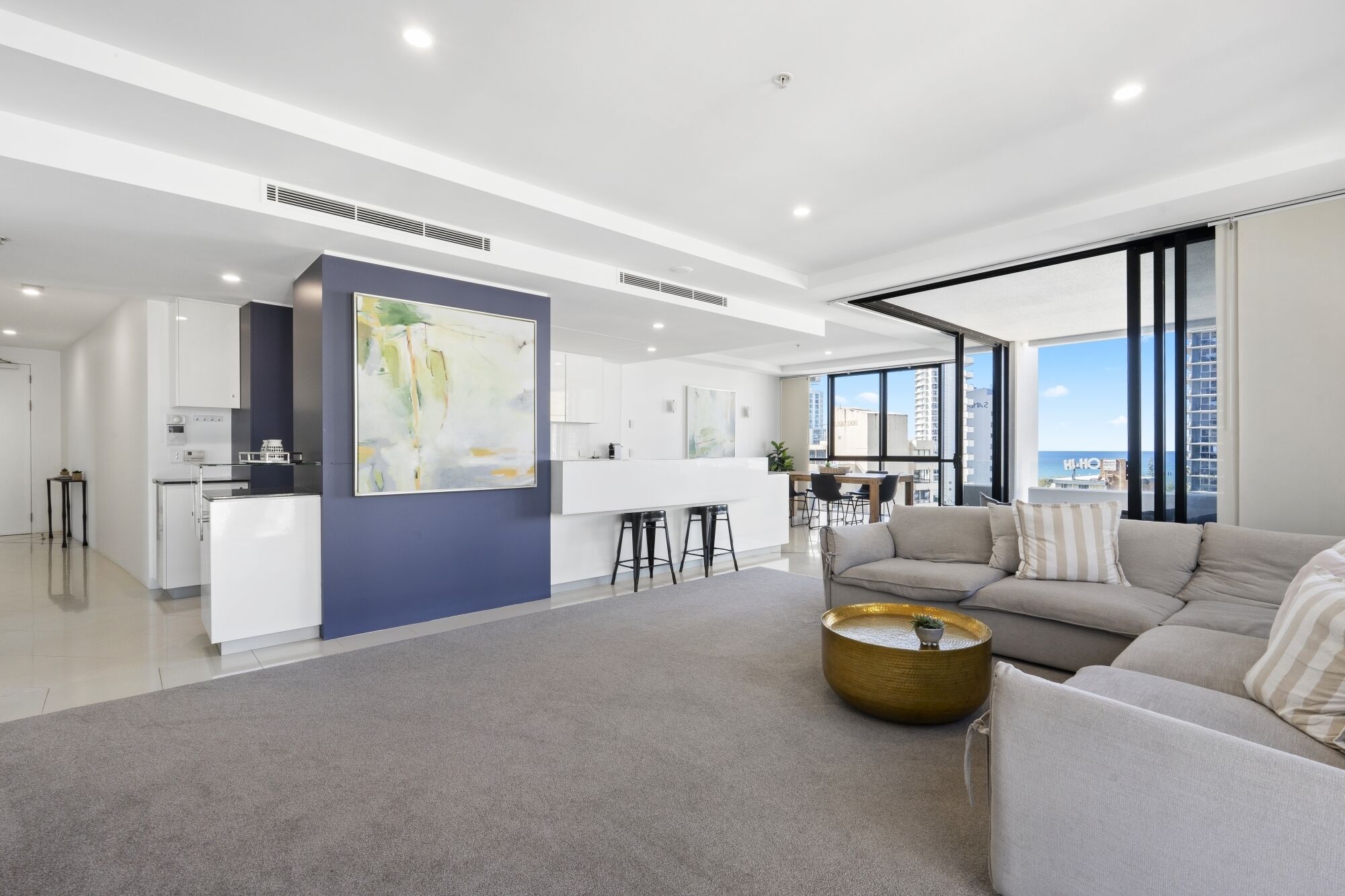 Deluxe Apartment, Ocean View, Beachside | Living area