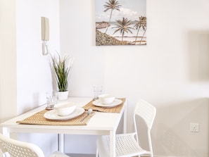 Dining - Cosy Studio in Royal Breeze Al Hamra (Ras Al Khaimah)