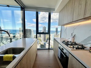Apartment, 3 Bedrooms, Air conditioning, Ocean View | Private kitchen | Highchair