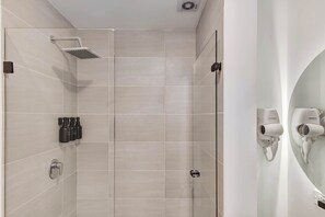 Shower, hair dryer, towels - w* | Bright Loft w/ Brilliant Deco in Bogotá (Bogotá)