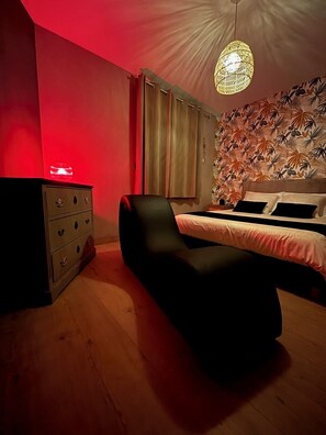 1 室のベッドルーム、WiFi、ベッドシーツ