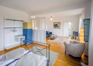 Basic Condo, Multiple Beds