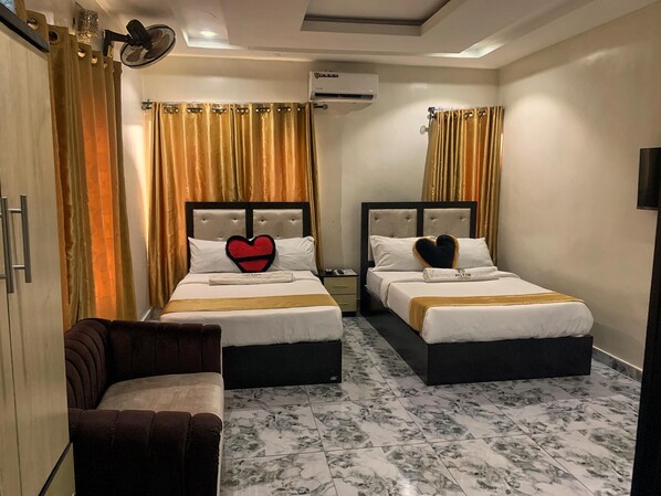 Luxe Twin kamer | Hypoallergeen beddengoed, individueel gedecoreerd