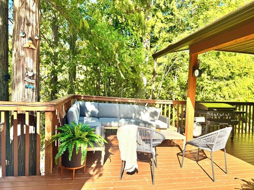 Family friendly Lakefront resort with boat slip