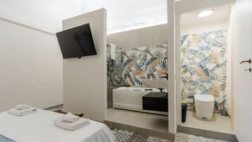 Doccia, vasca idromassaggio, asciugacapelli, bidet