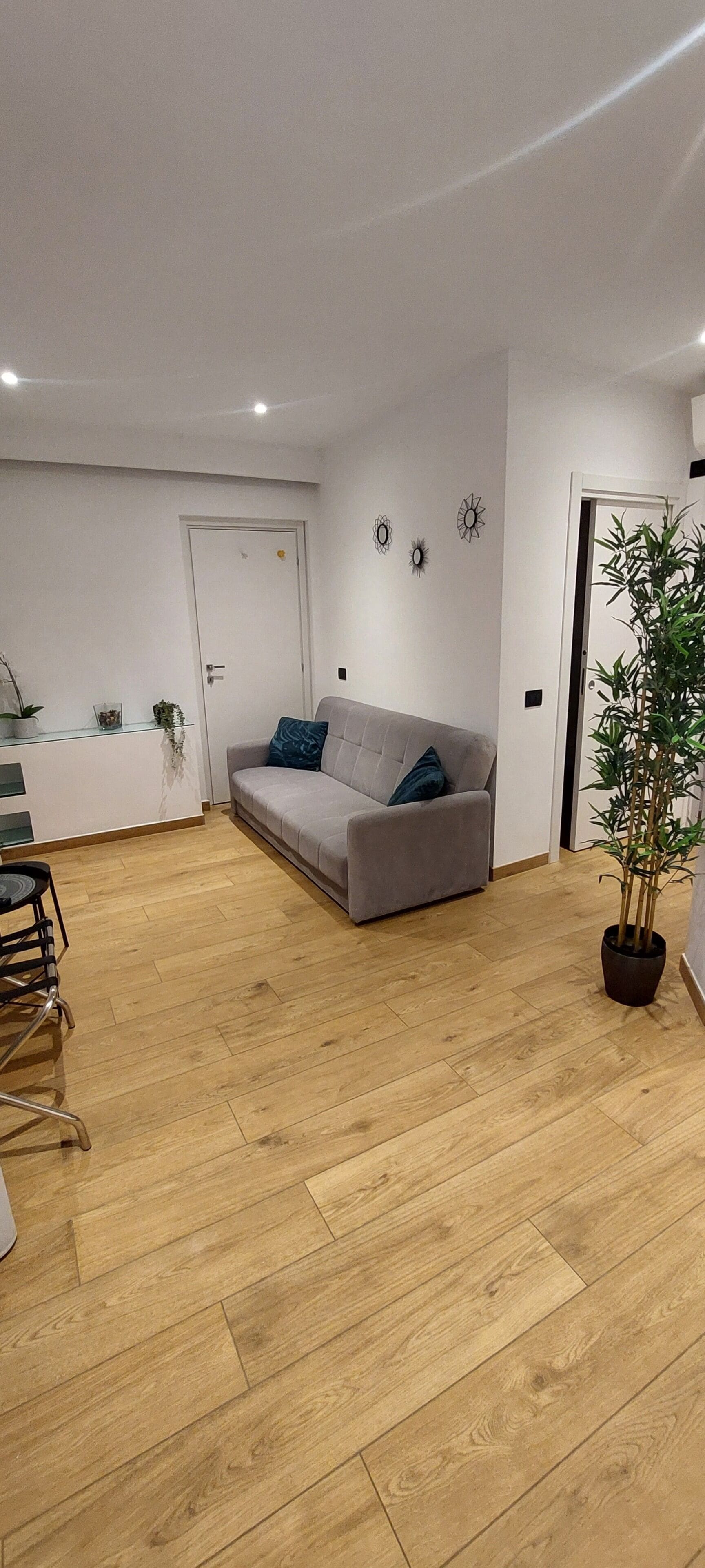 Quarto triplo superior | Cofres nos quartos, cortinas blackout, quartos à prova de som