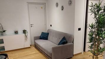 Quarto triplo superior | Cofres nos quartos, cortinas blackout, quartos à prova de som