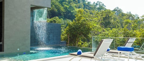 Kolam renang outdoor